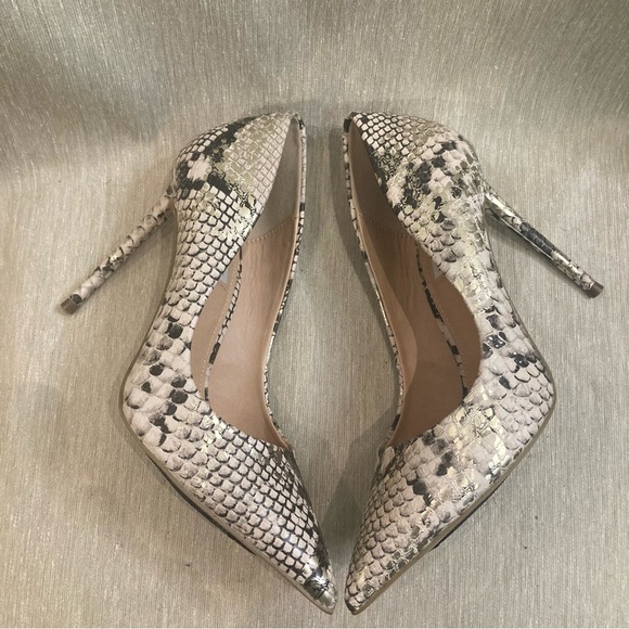 STEVE MADDEN Sz 7 Vala In  Snake Gold Pointy Toe Slip On Stilettos Heels Pumps - Picture 5 of 10
